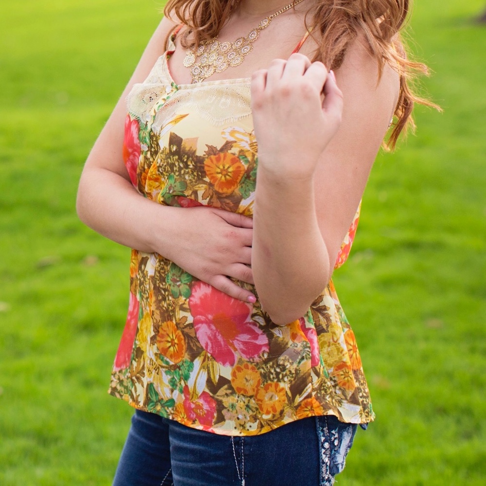 Buckle Floral Tank - Picture 2 of 2